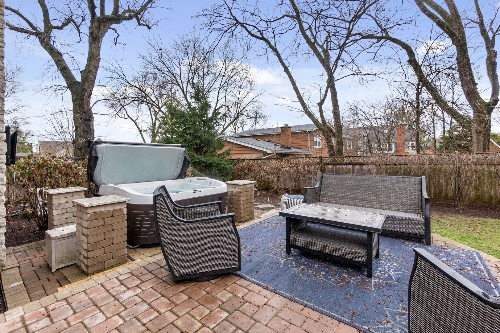 215 2nd Avenue