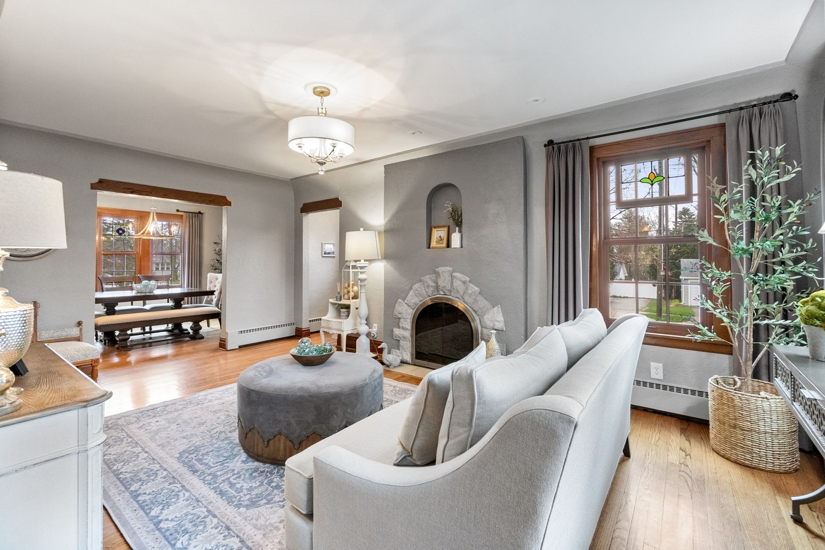 215 2nd Avenue