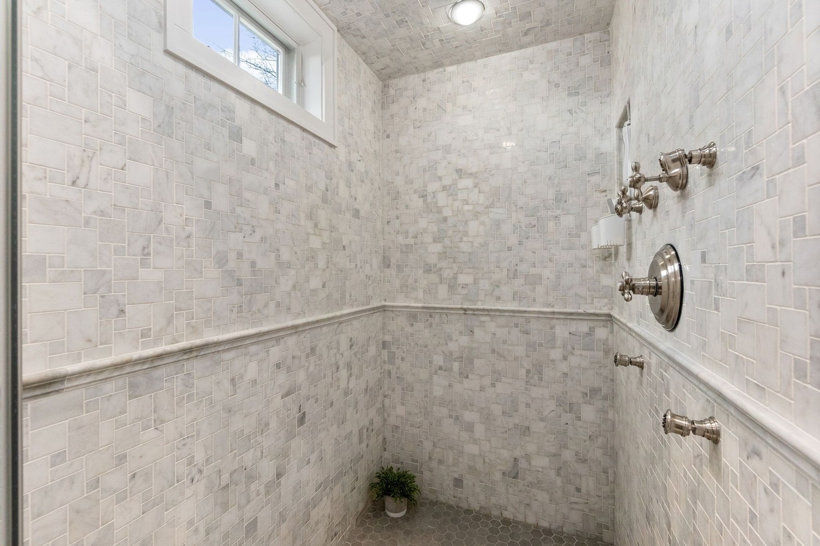 215 2nd Avenue