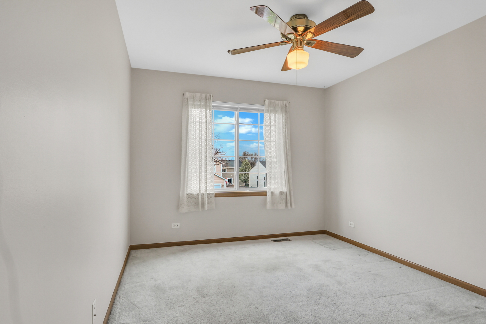 970 Noelle Bend