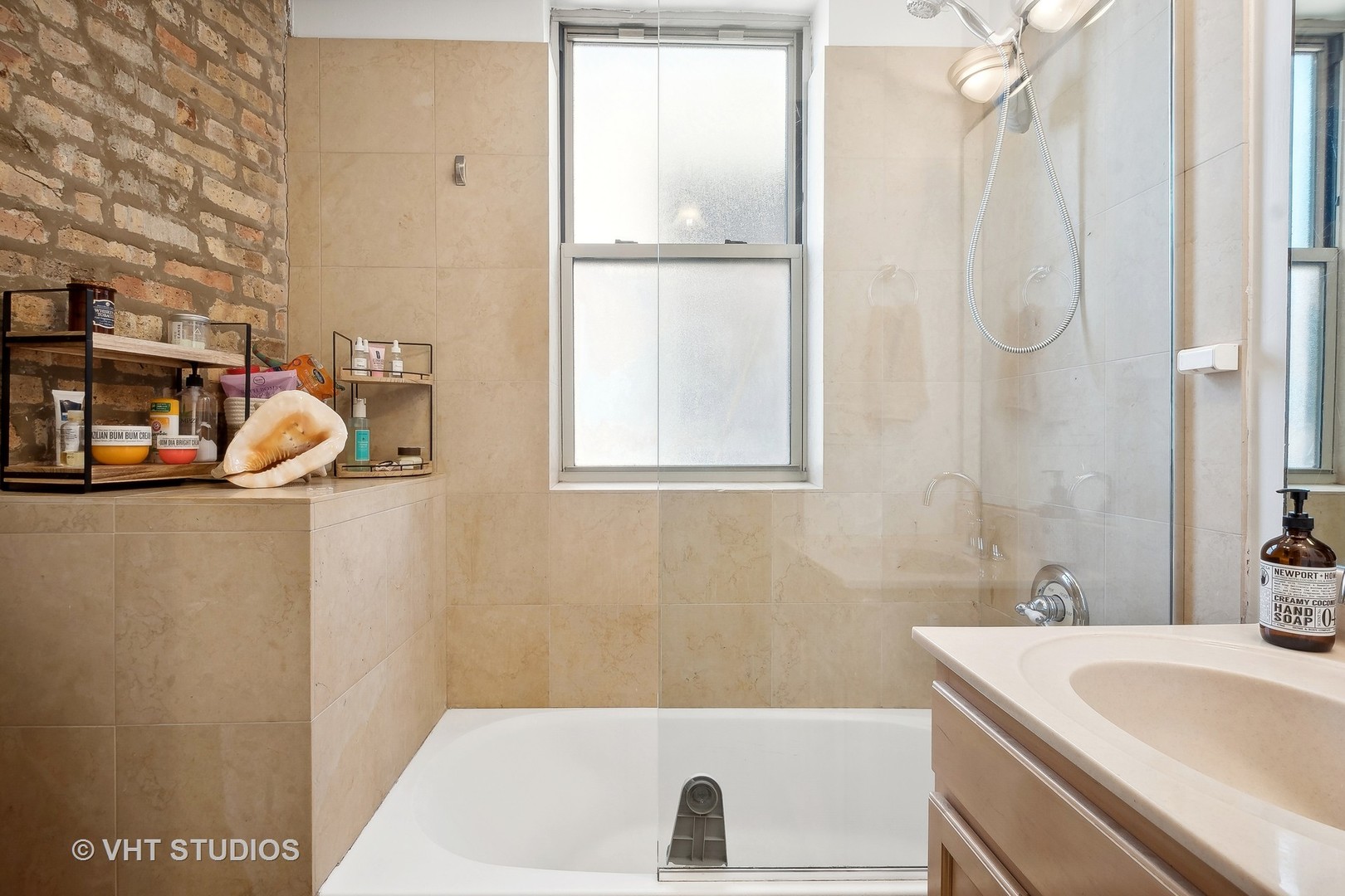 1227 W Greenleaf Avenue Unit: 3S