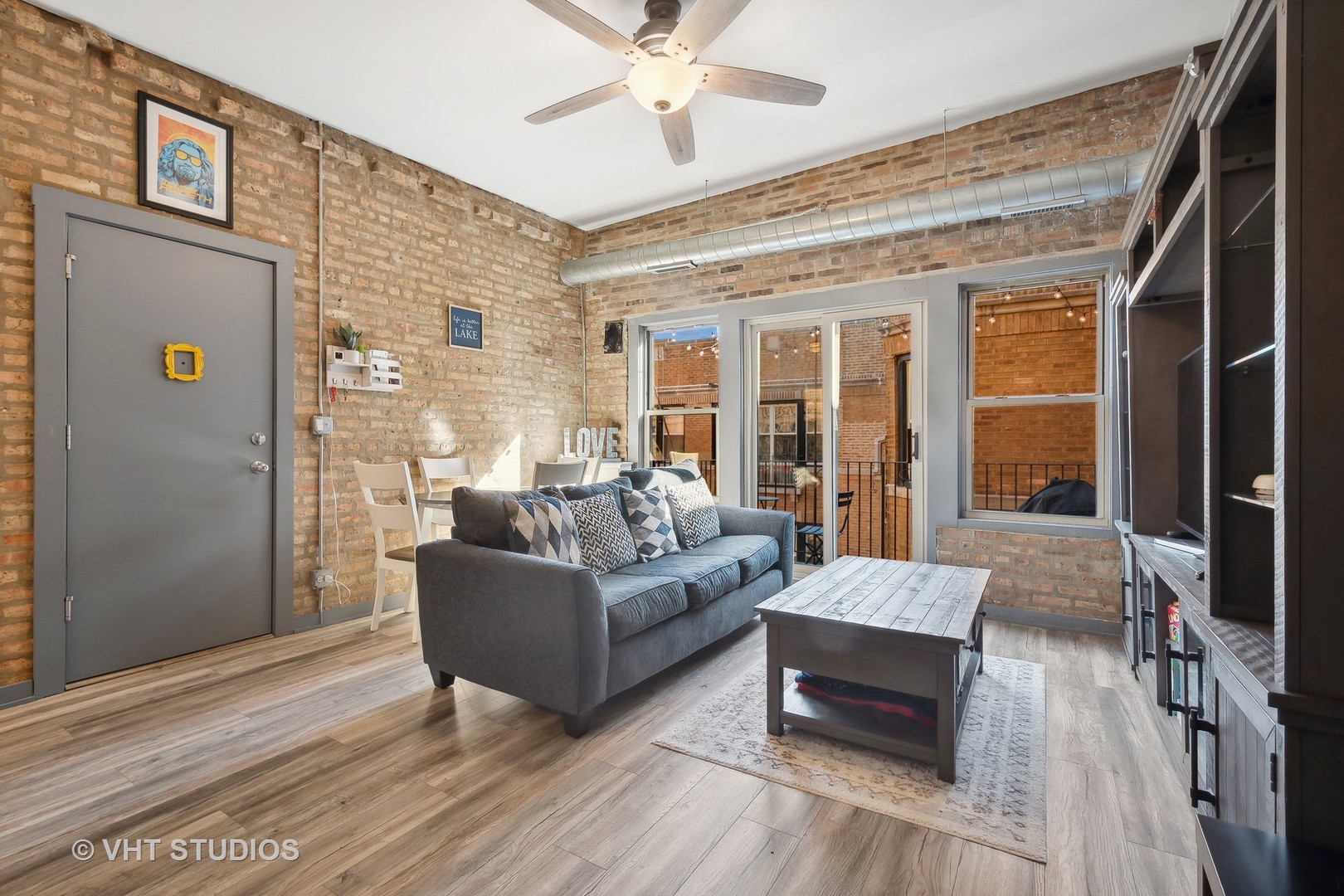 1227 W Greenleaf Avenue Unit: 3S