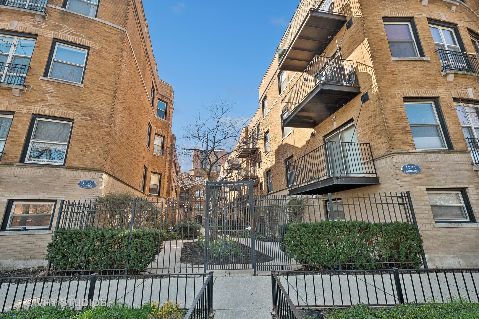 1227 W Greenleaf Avenue Unit: 3S