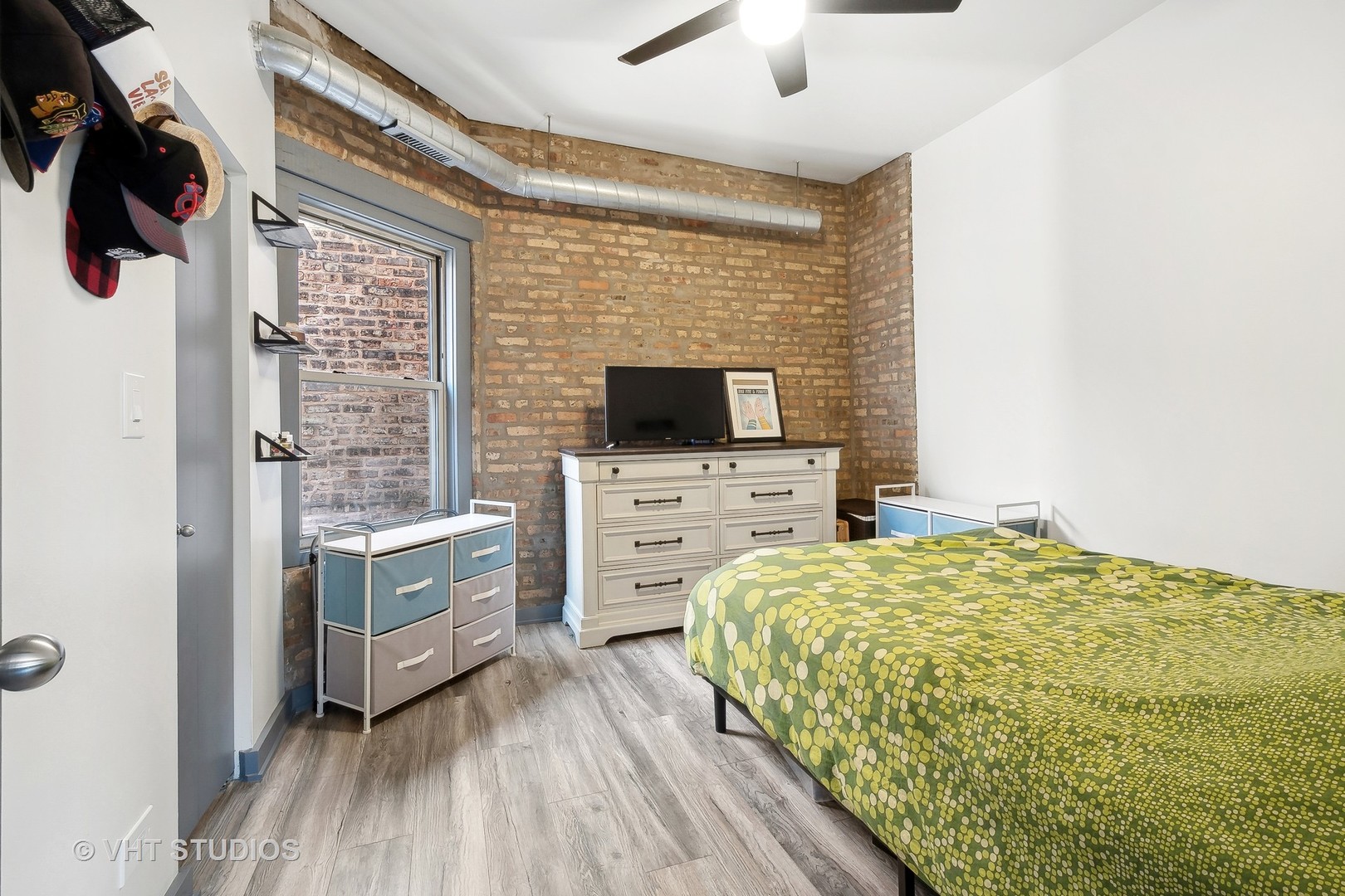 1227 W Greenleaf Avenue Unit: 3S