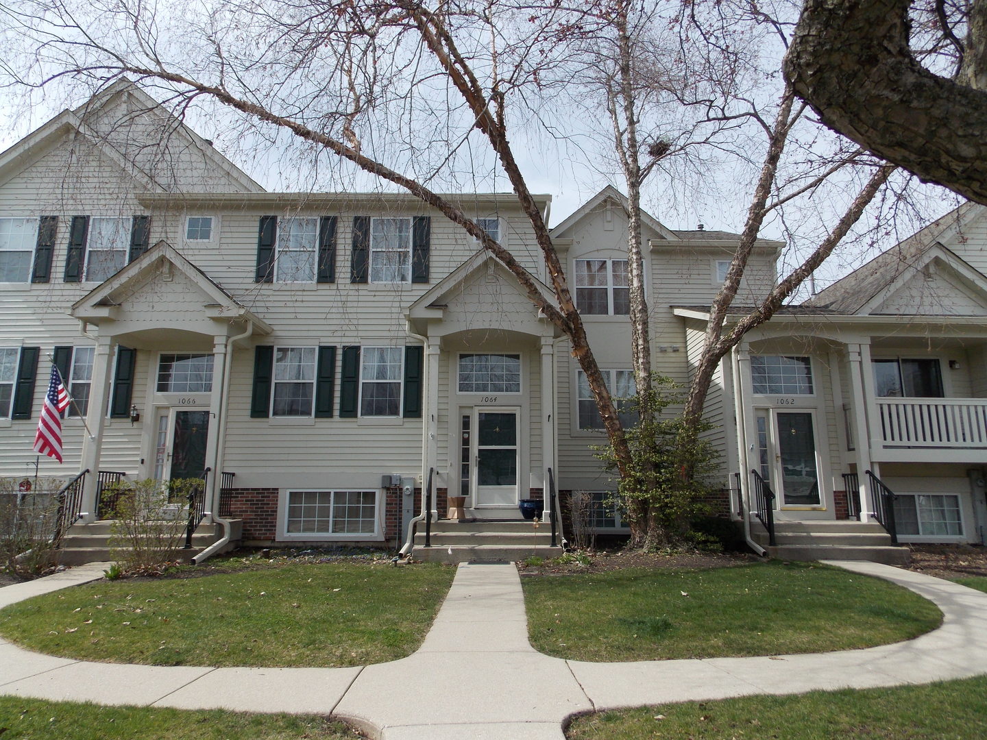 1064 MANCHESTER Circle