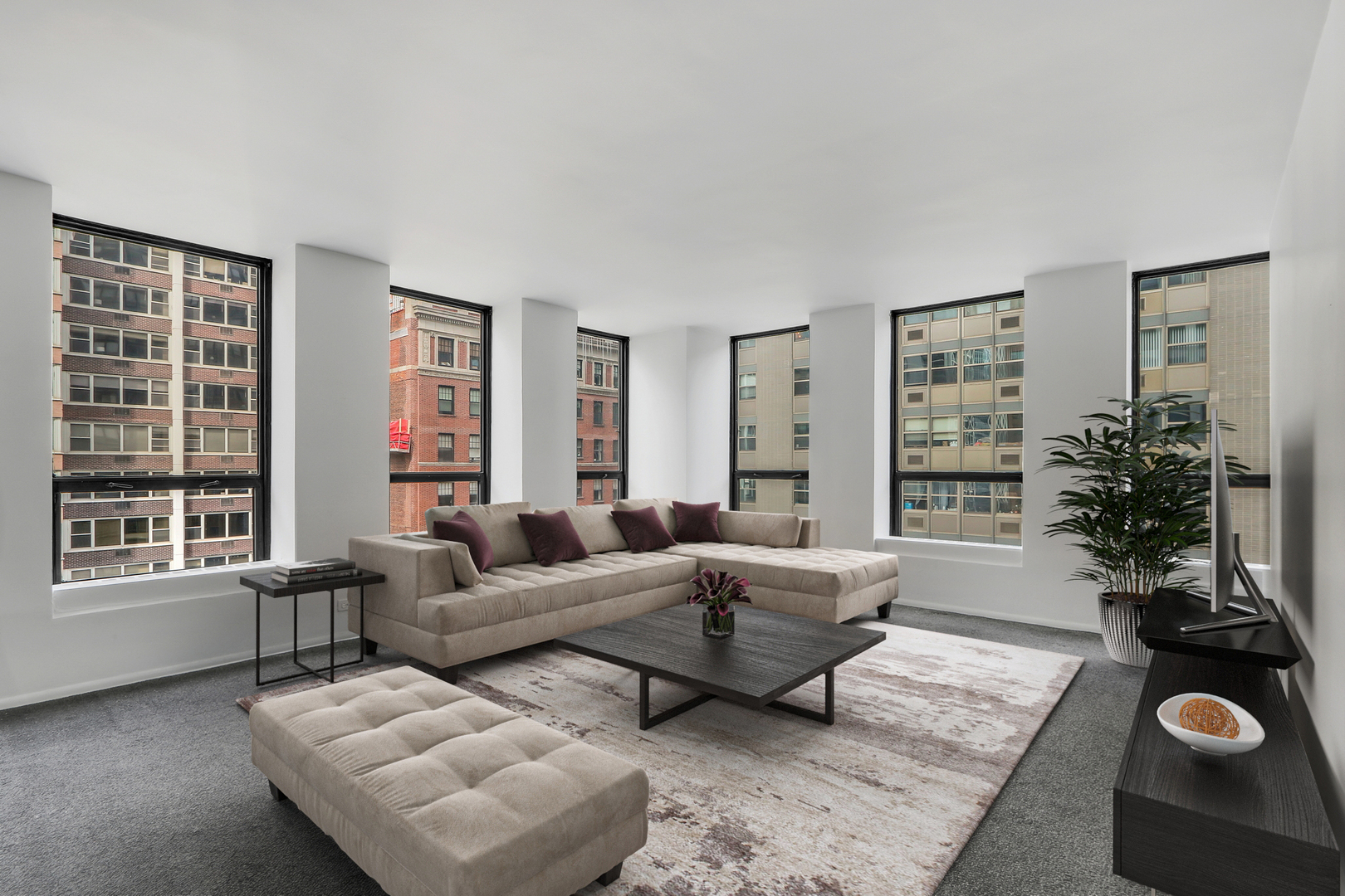 260 E Chestnut Street Unit: 1102