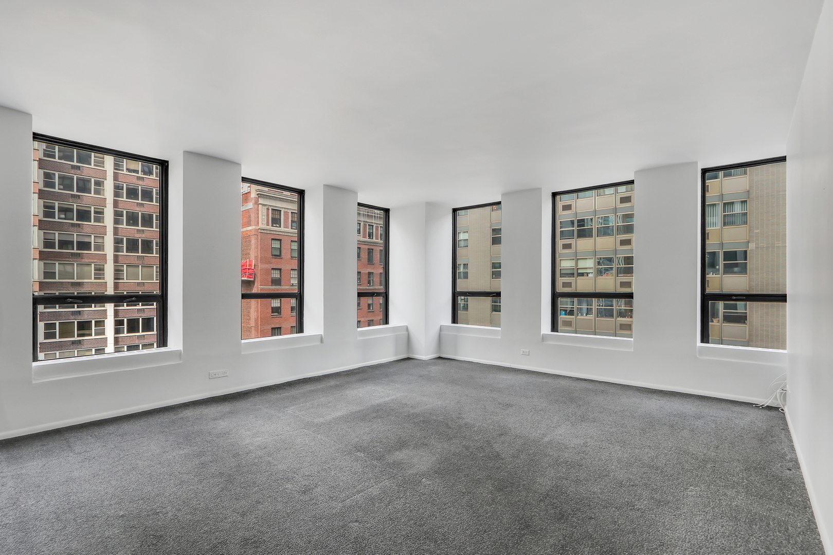 260 E Chestnut Street Unit: 1102