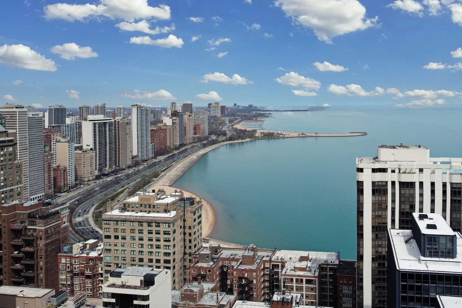 260 E Chestnut Street Unit: 1102