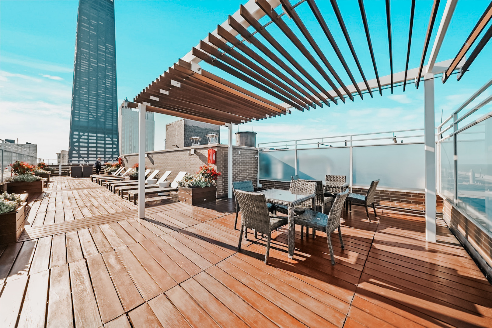 260 E Chestnut Street Unit: 1102