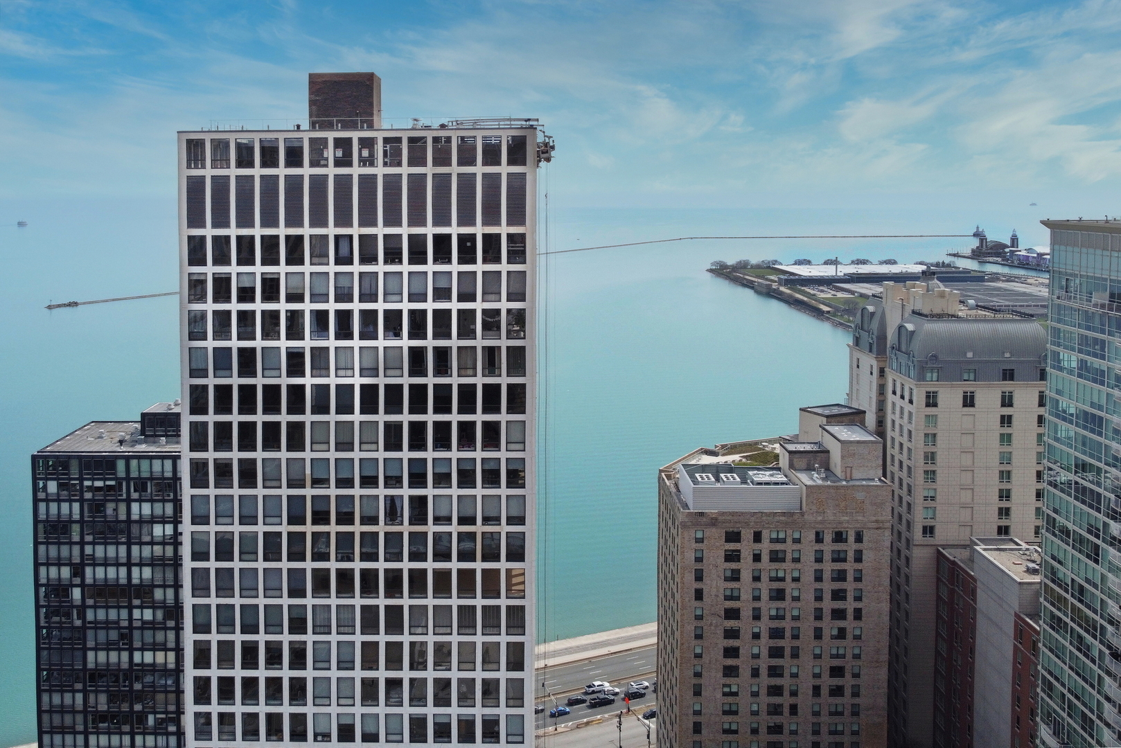 260 E Chestnut Street Unit: 1102