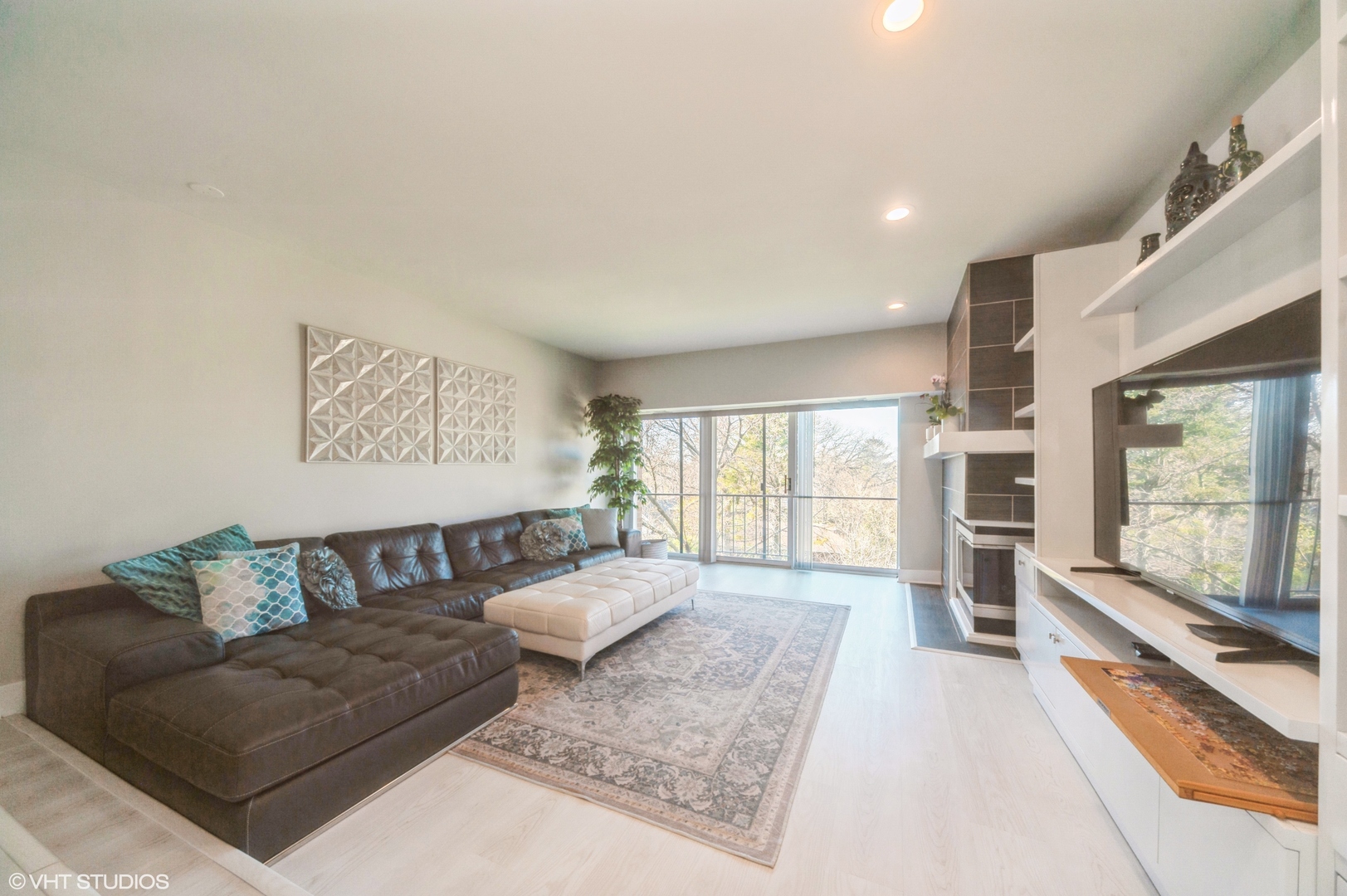 619 Glenview Avenue Unit: 404