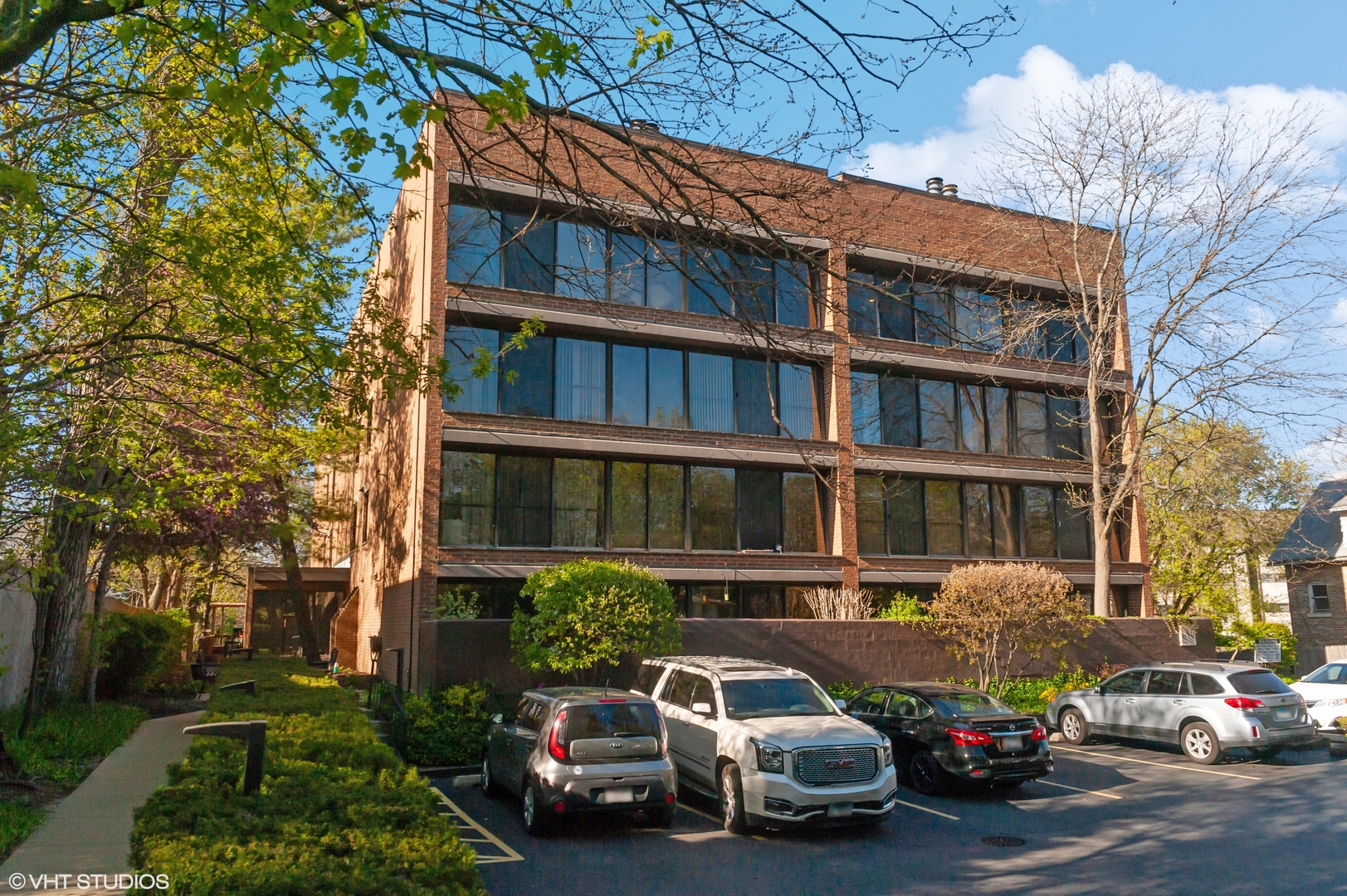 619 Glenview Avenue Unit: 404