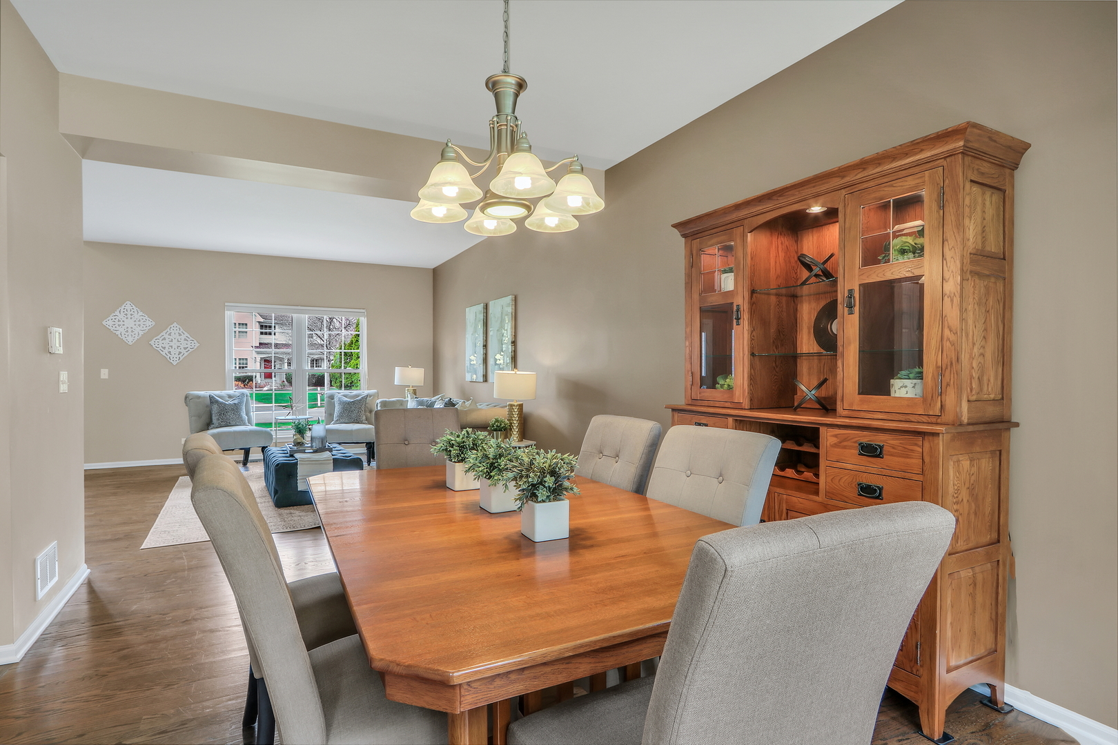 579 Old Walnut Circle