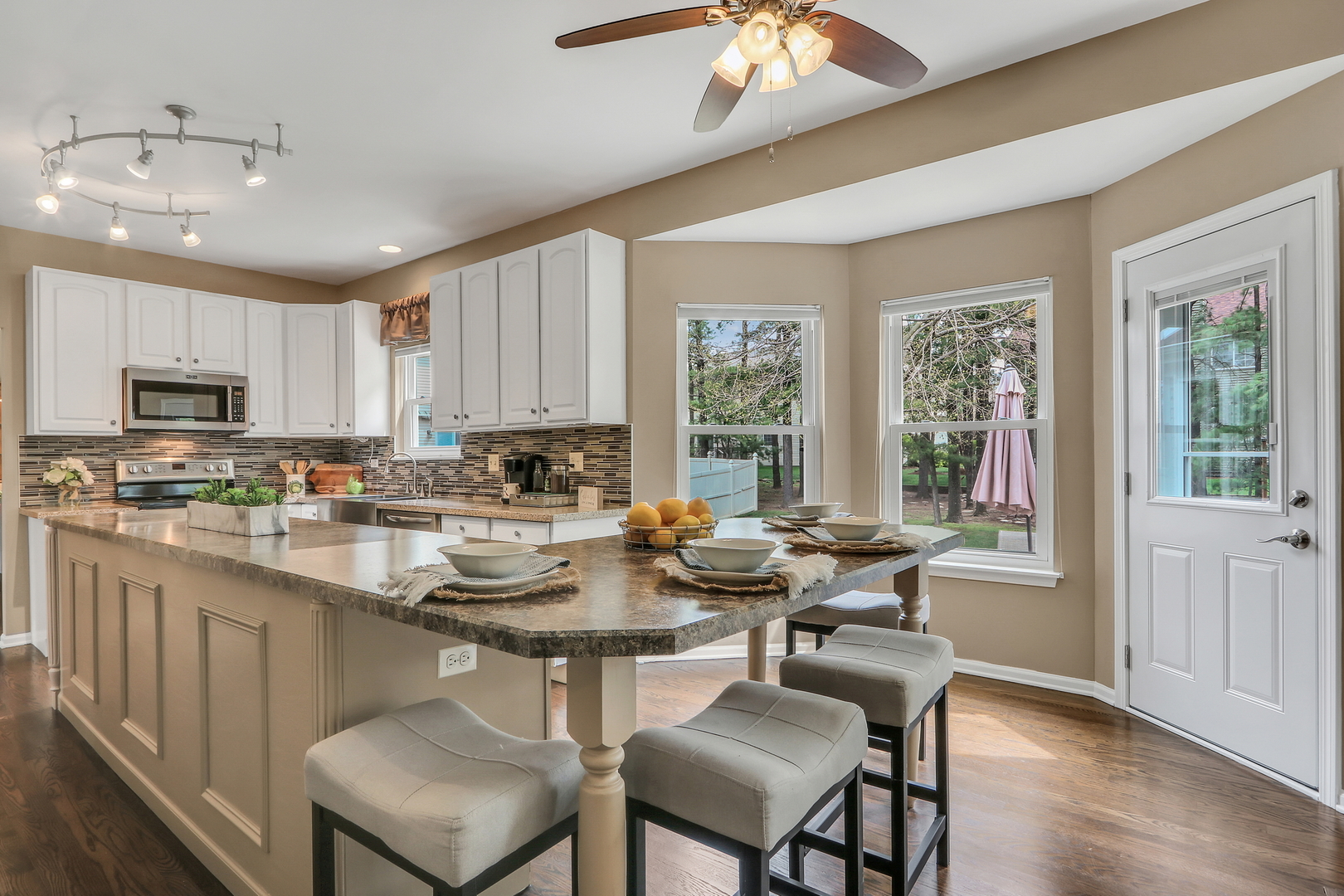579 Old Walnut Circle