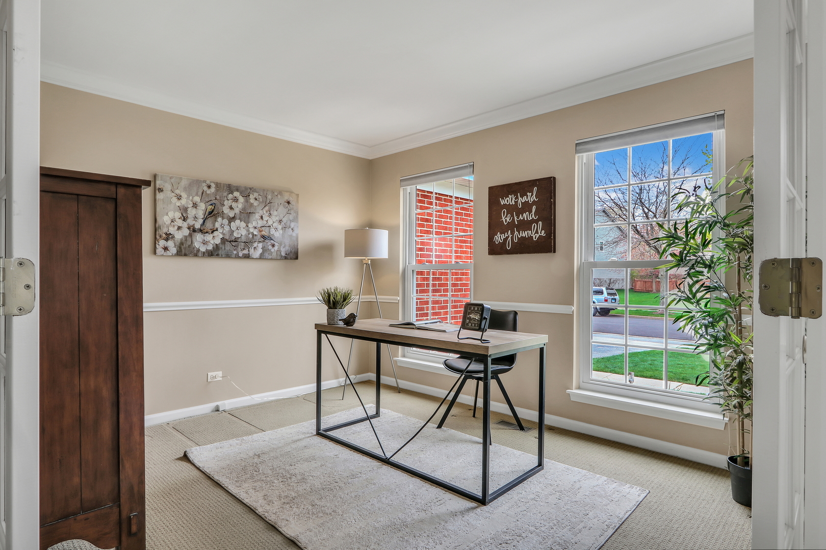 579 Old Walnut Circle