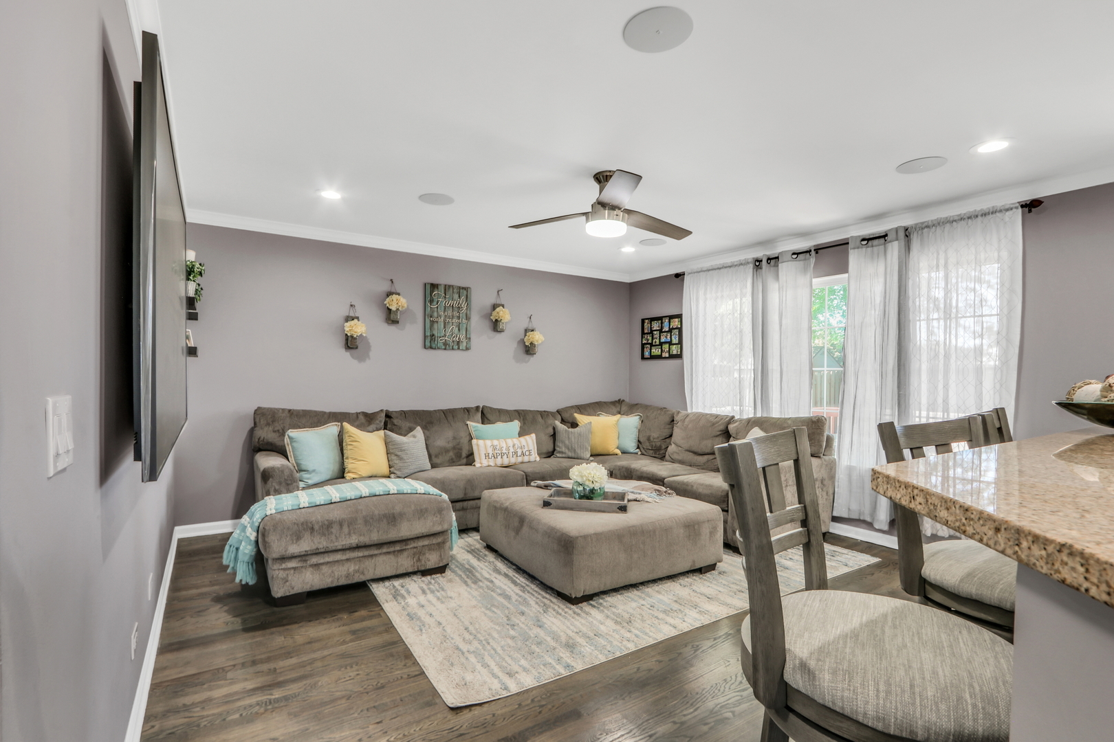 1300 Kensington Drive Unit: 1300
