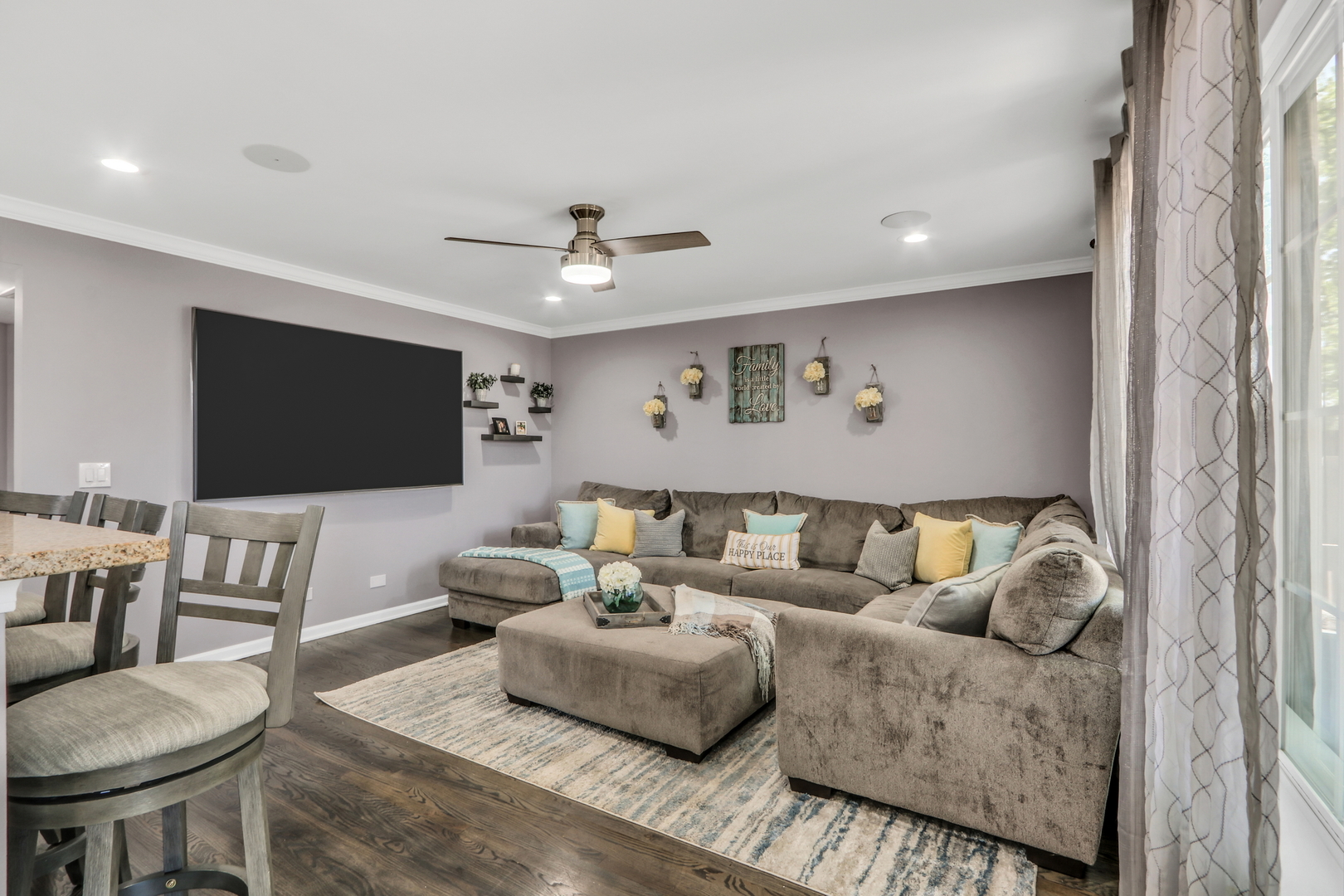 1300 Kensington Drive Unit: 1300