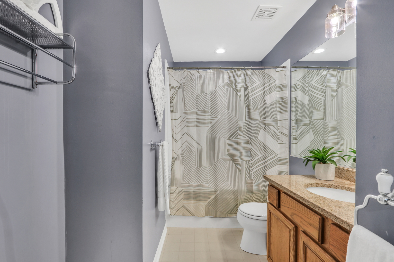 1300 Kensington Drive Unit: 1300