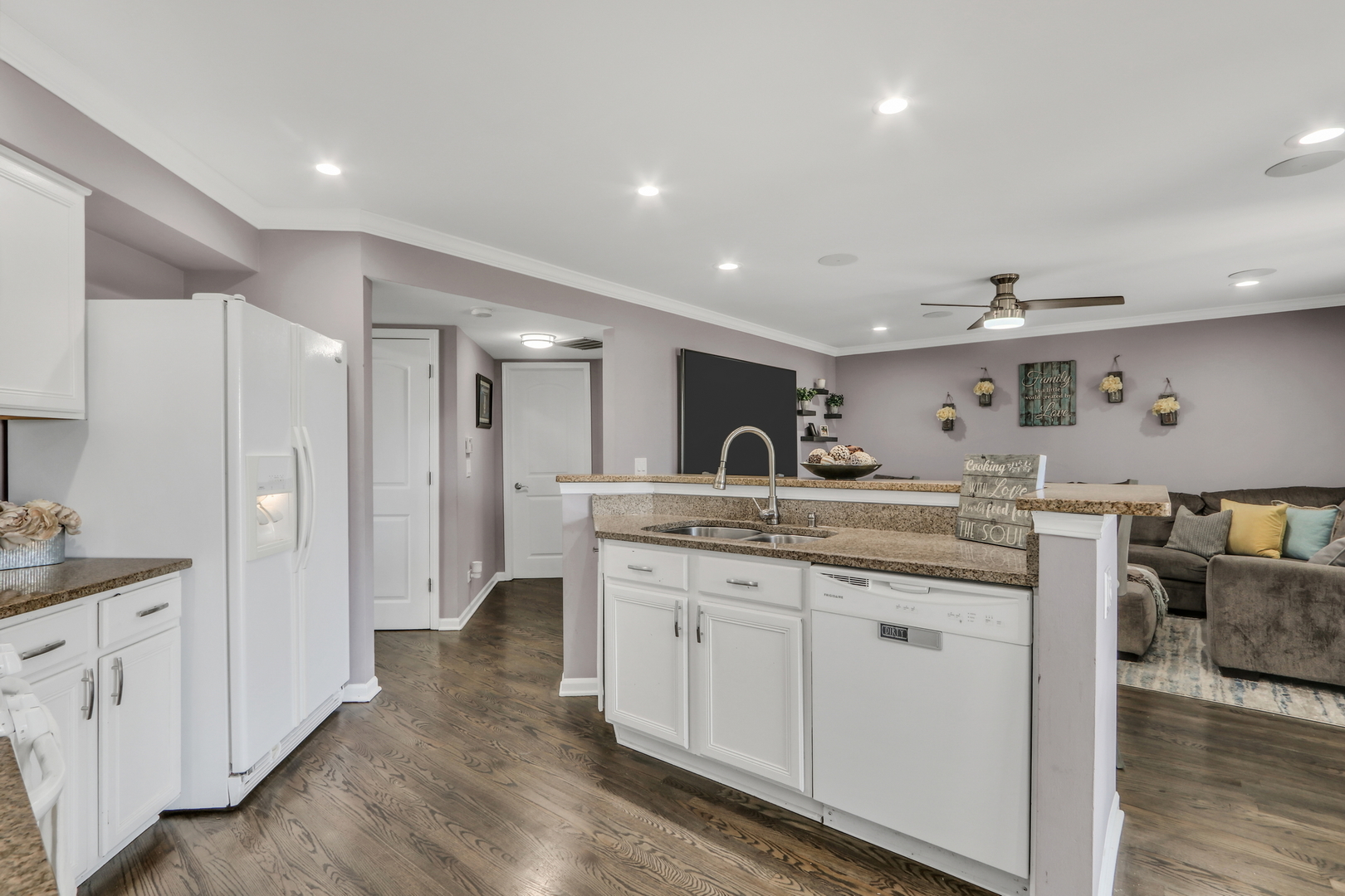 1300 Kensington Drive Unit: 1300