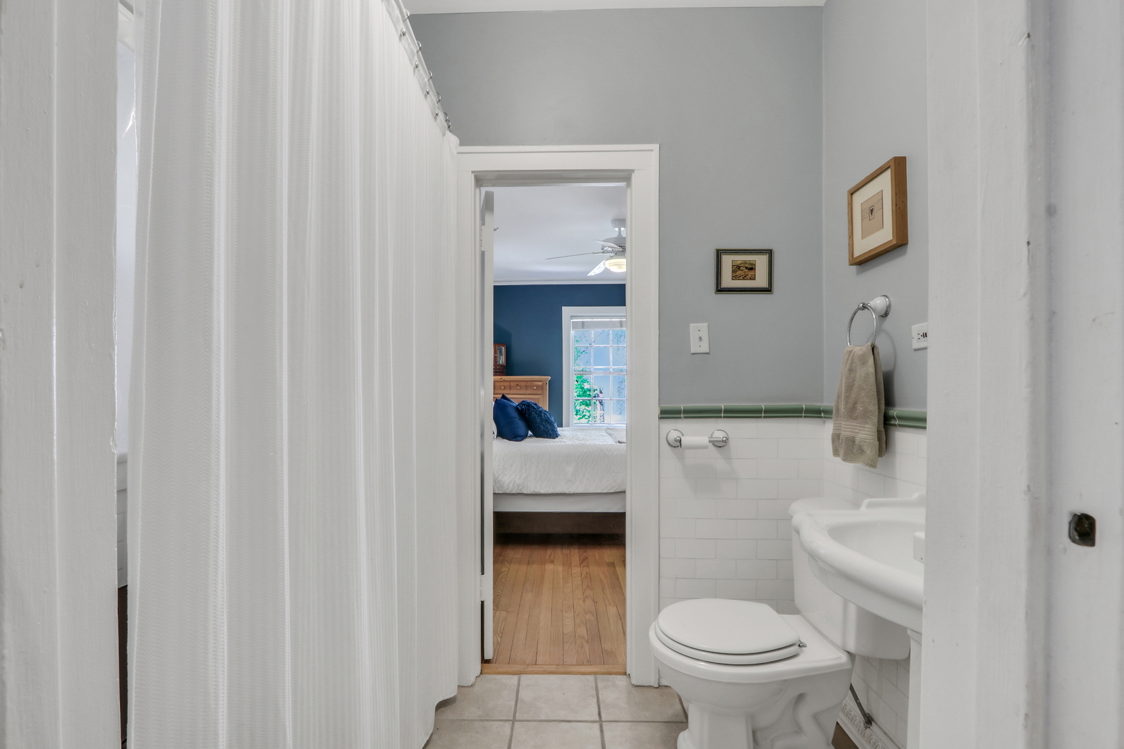 1100 GROVE Street Unit: 2W