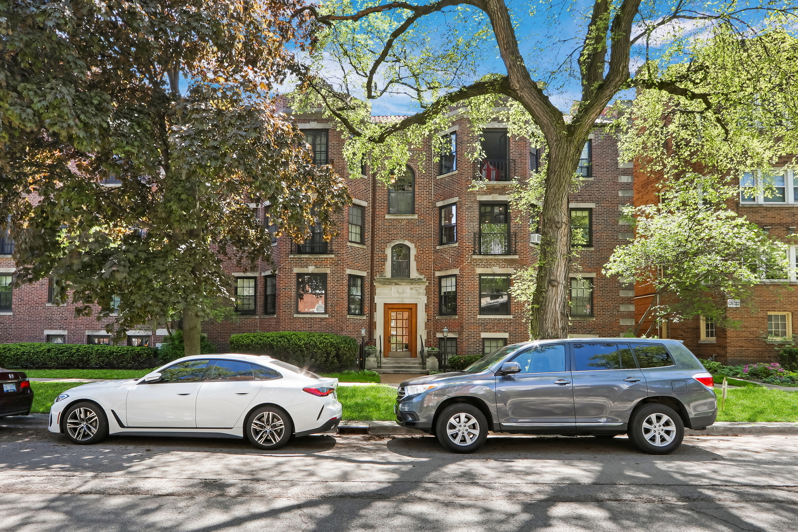 1100 GROVE Street Unit: 2W