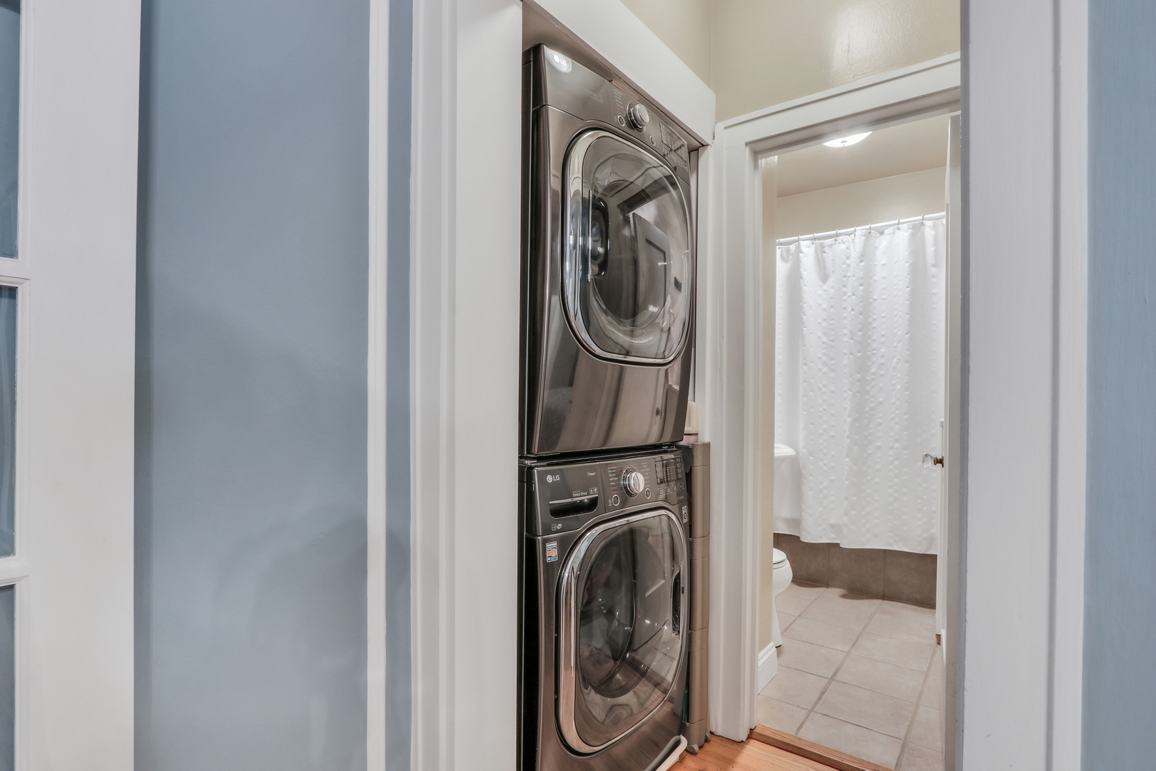 1100 GROVE Street Unit: 2W