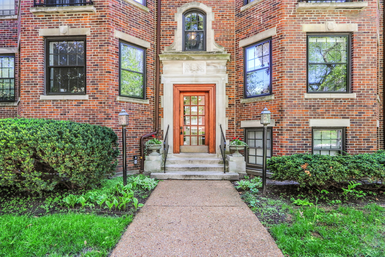 1100 GROVE Street Unit: 2W