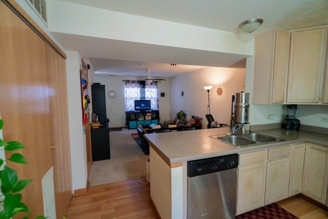 659 W Liberty Street Unit: E