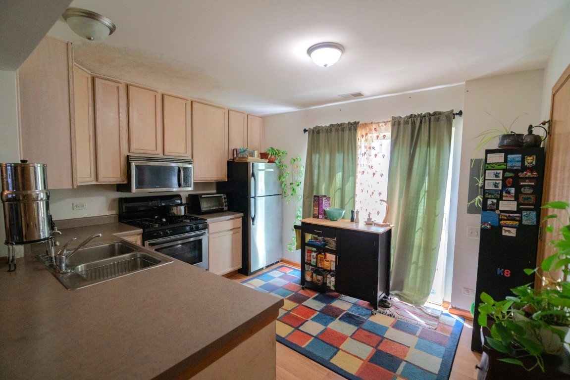 659 W Liberty Street Unit: E