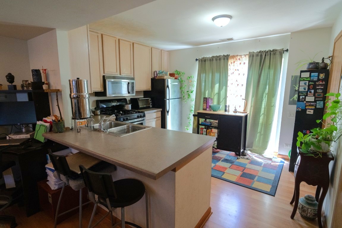 659 W Liberty Street Unit: E