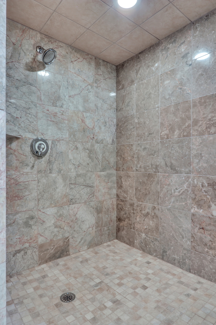 16229 W Foxglove Lane