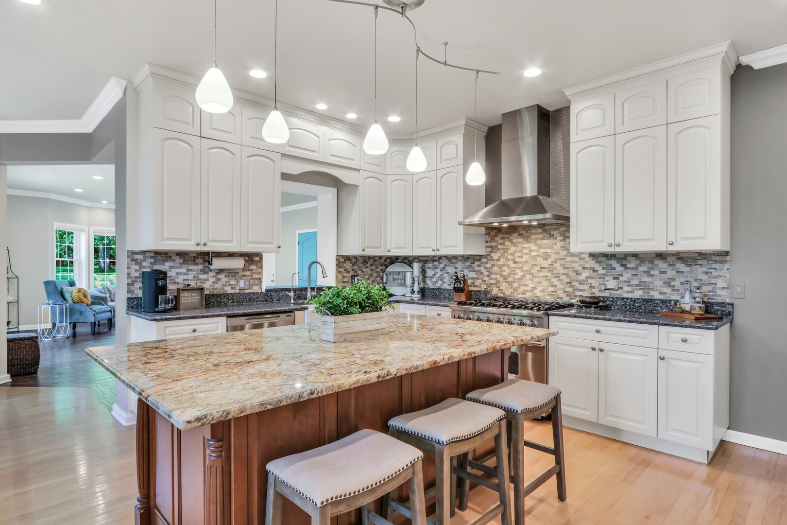 16229 W Foxglove Lane