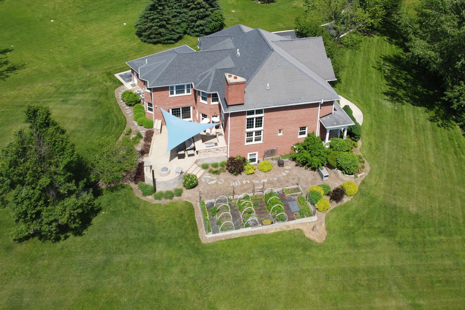 16229 W Foxglove Lane