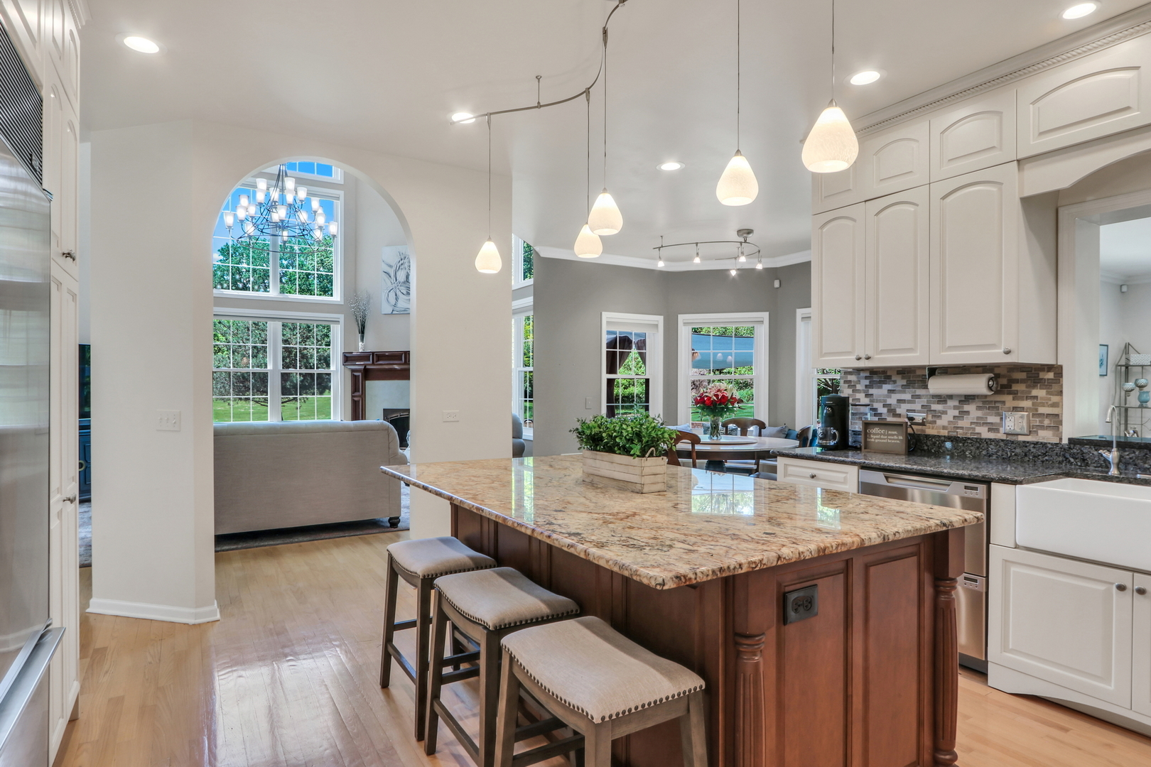16229 W Foxglove Lane