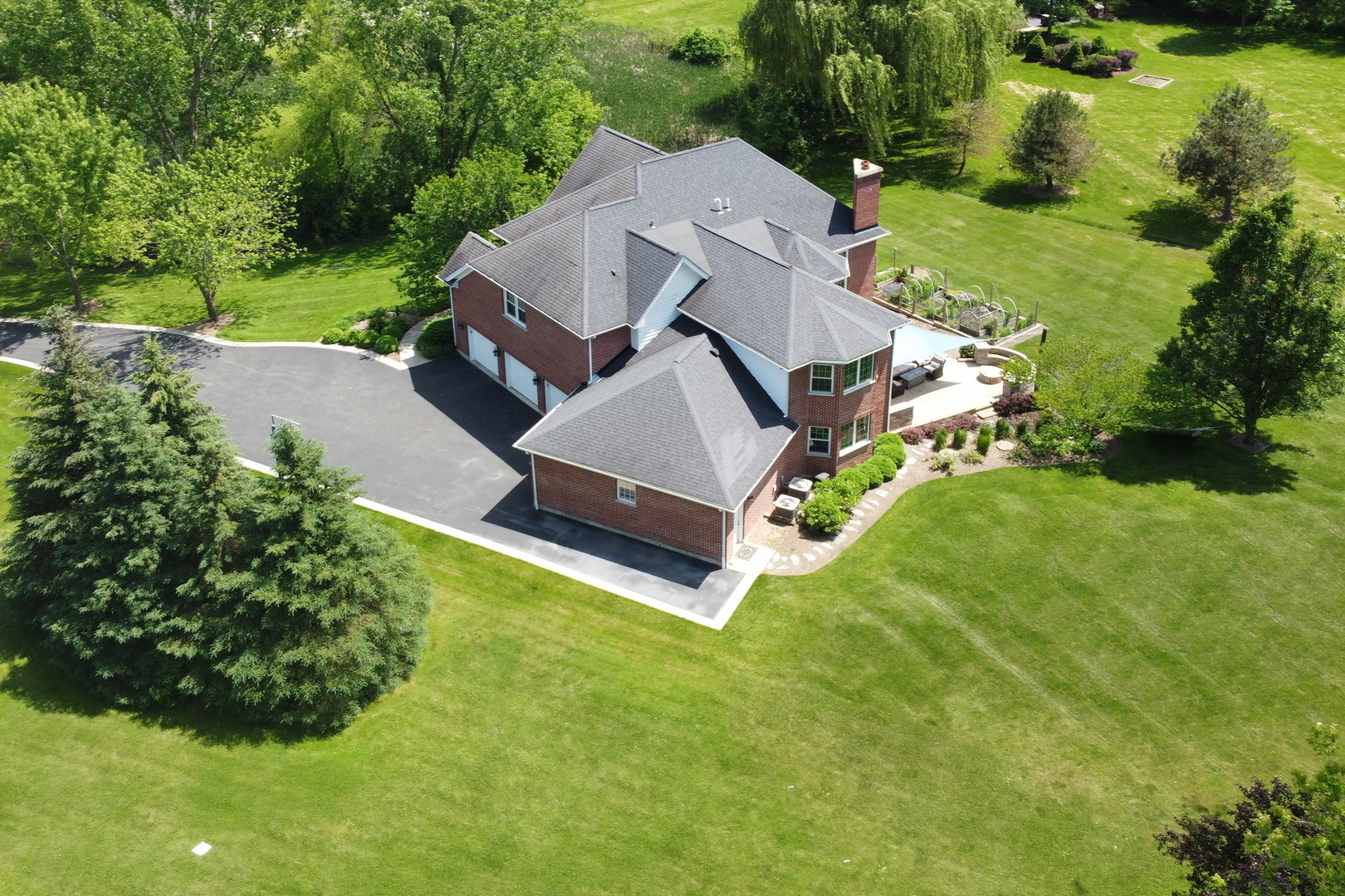 16229 W Foxglove Lane