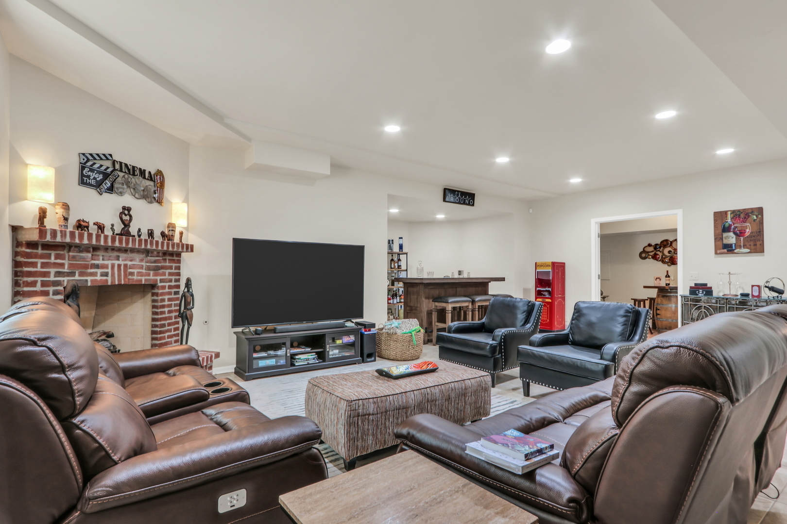 16229 W Foxglove Lane