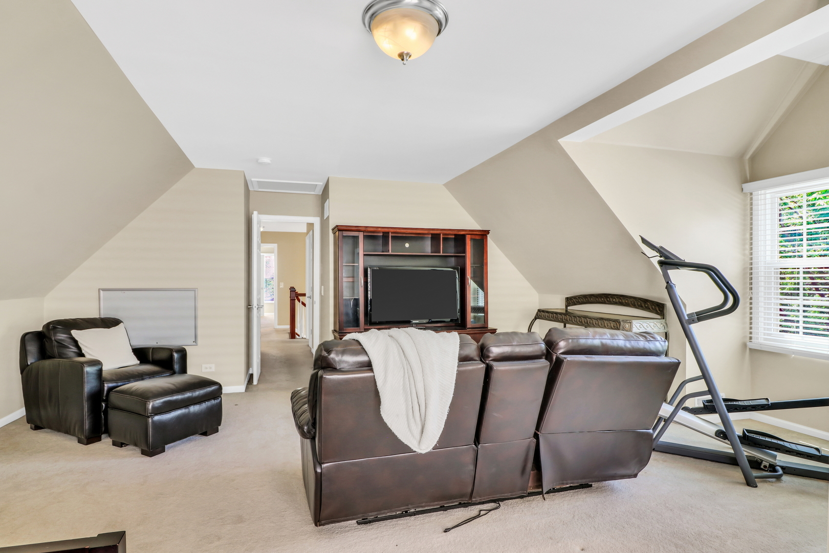 4424 Longmeadow Drive