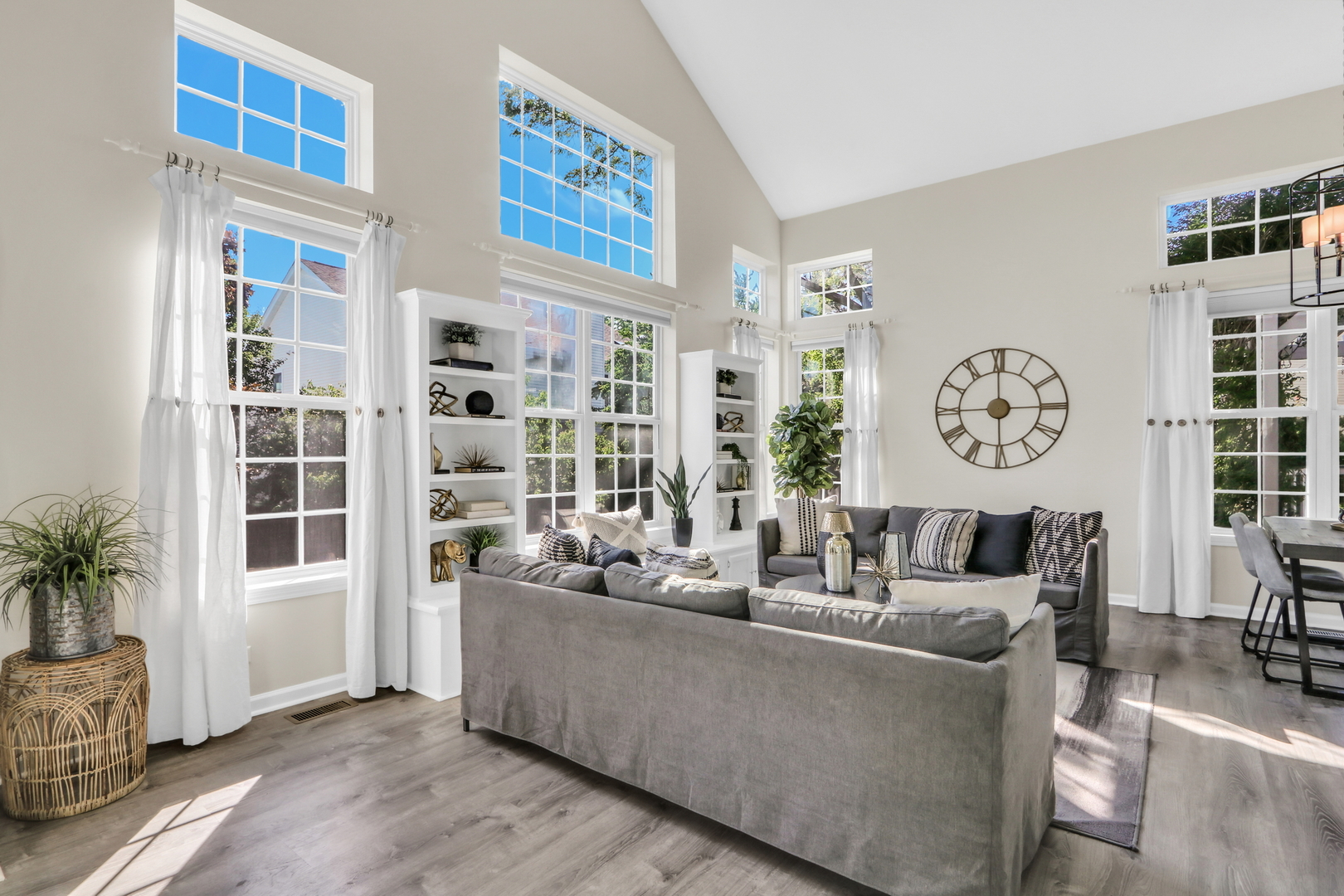 1578 Woodbury Circle