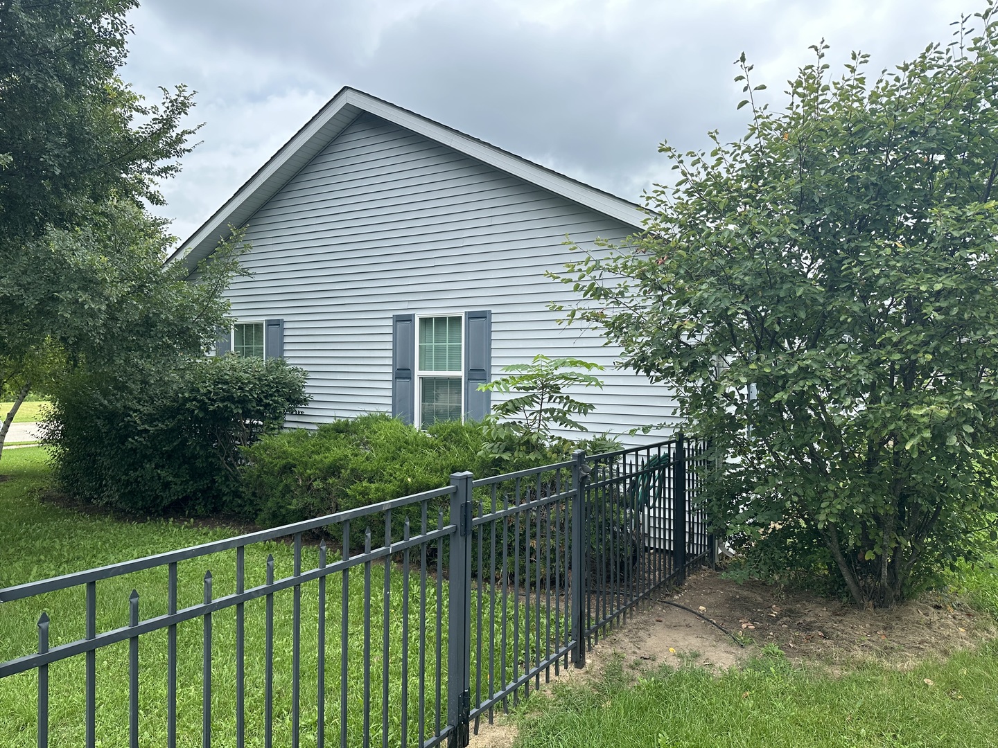 907 Mary Court