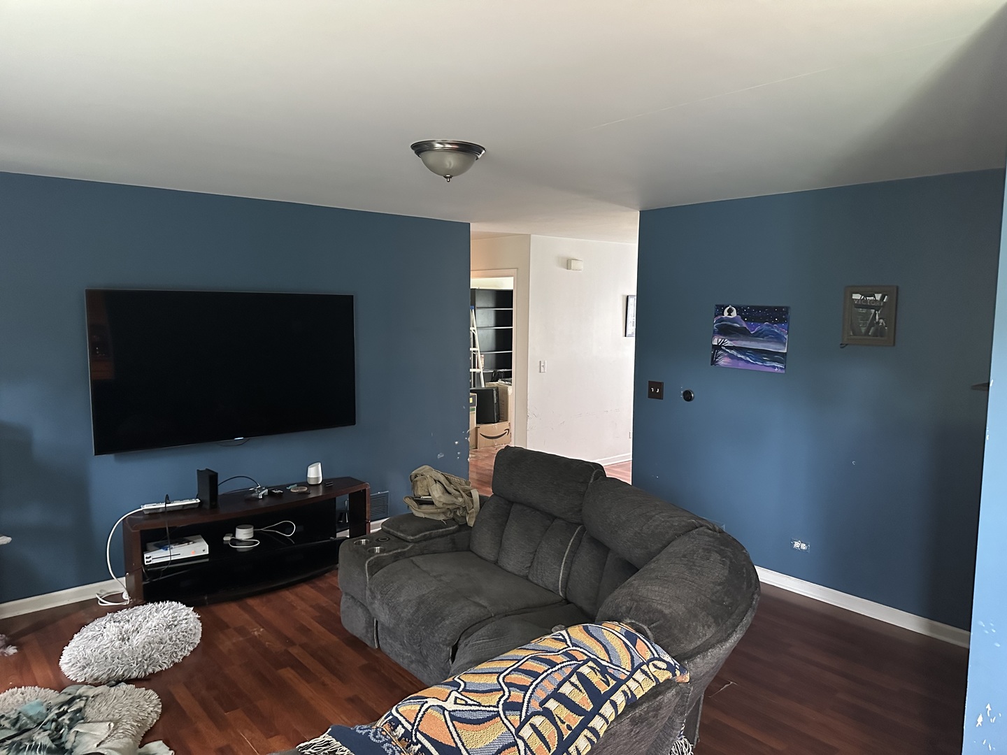 907 Mary Court