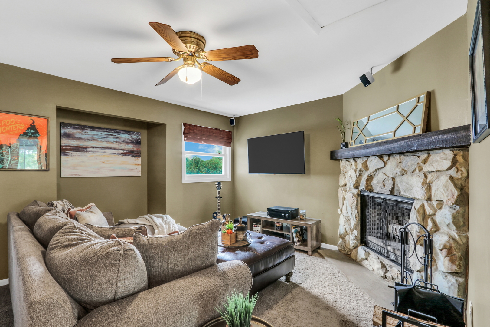 17462 W Walnut Lane