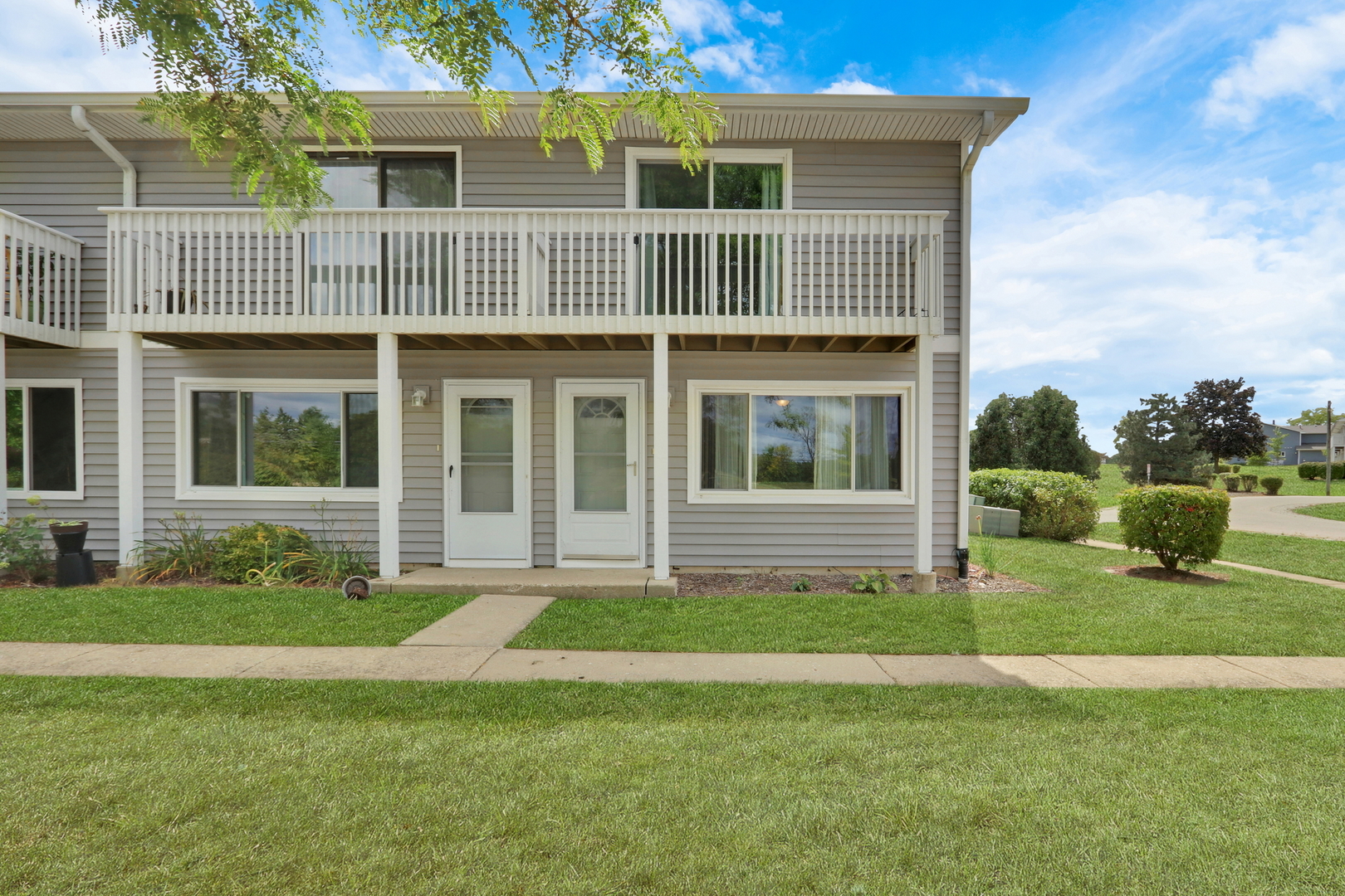 17462 W Walnut Lane