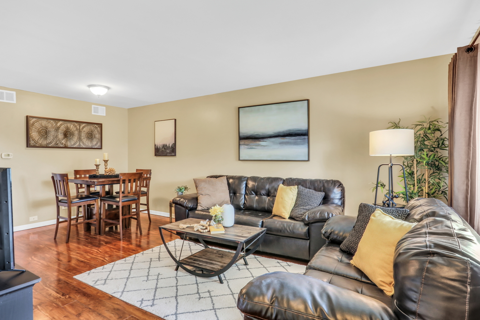 17462 W Walnut Lane
