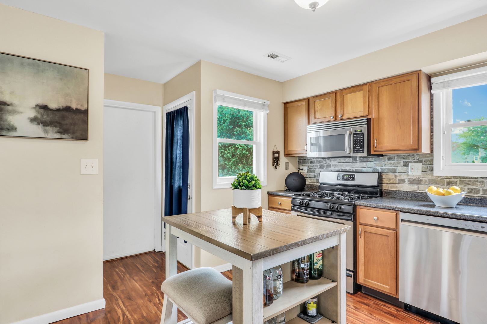 17462 W Walnut Lane