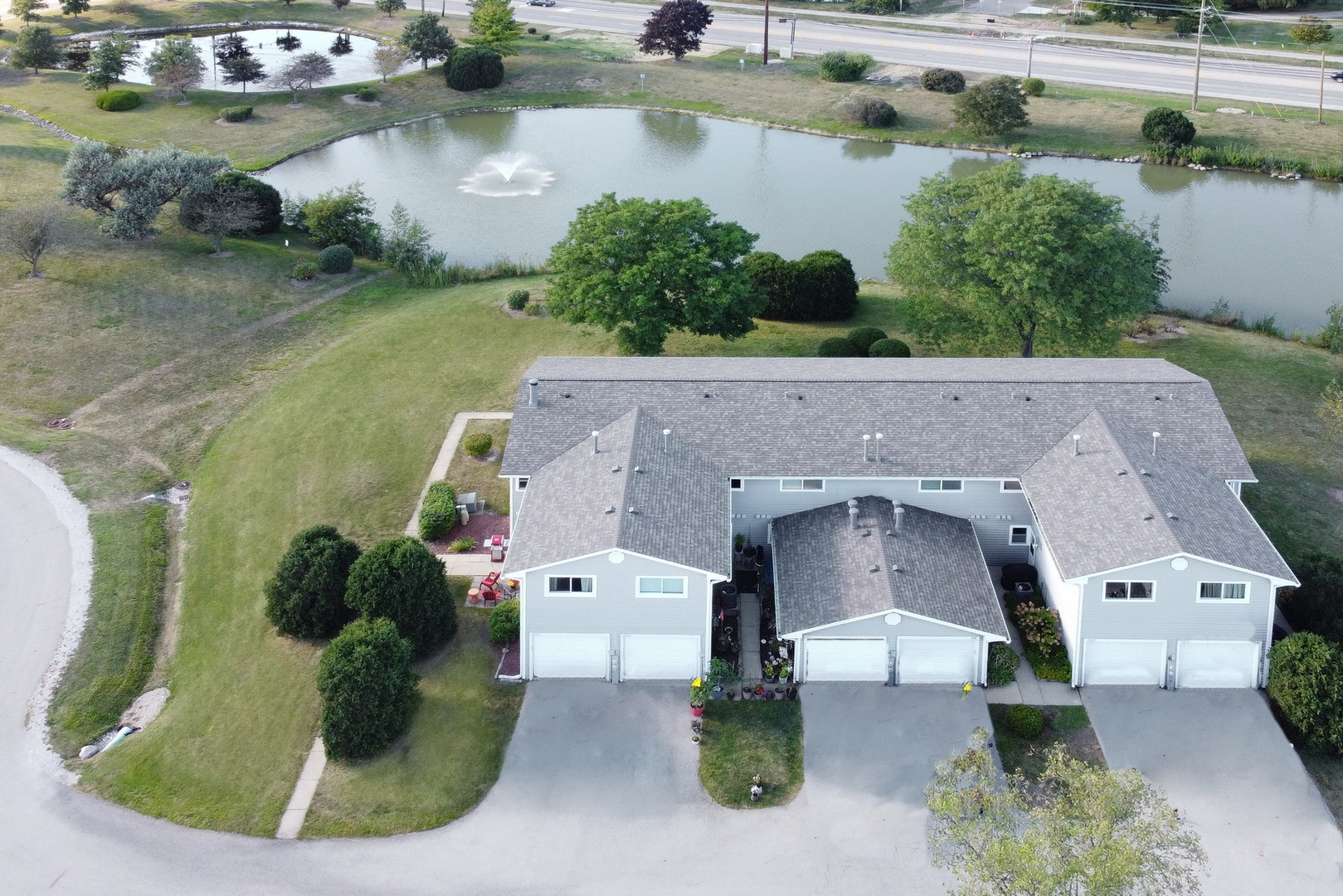 17462 W Walnut Lane
