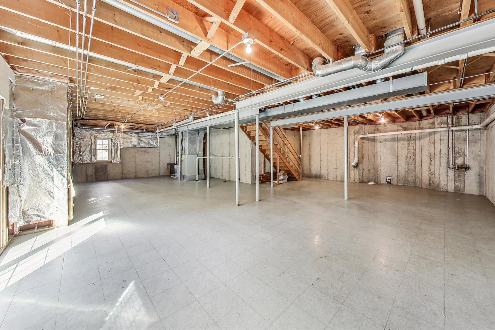6016 Golfview Drive