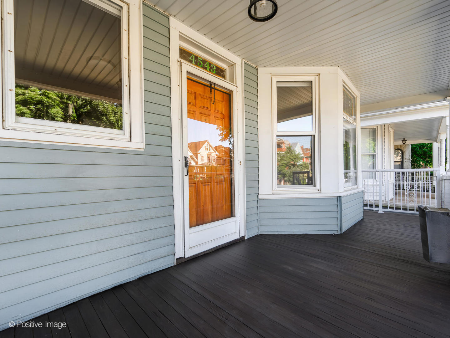 4543 N Greenview Avenue