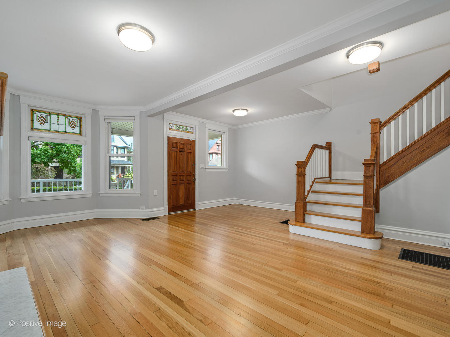 4543 N Greenview Avenue