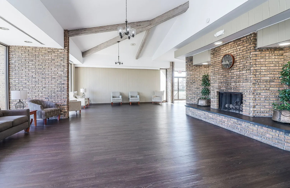 462 Raintree Court Unit: 1B