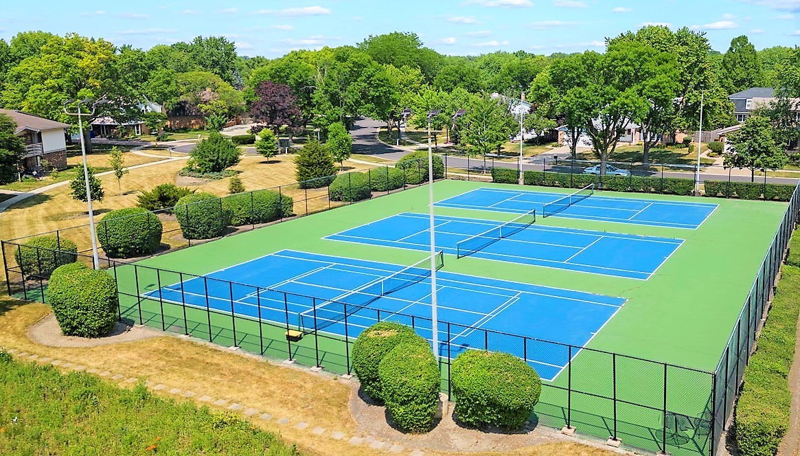 462 Raintree Court Unit: 1B